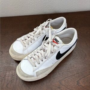 Nike Women’s Platform Sneakers